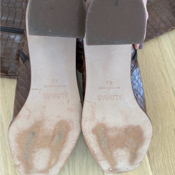 ALOHAS Brown Croc-Embossed Heeled Boots - Picture 5 of 5